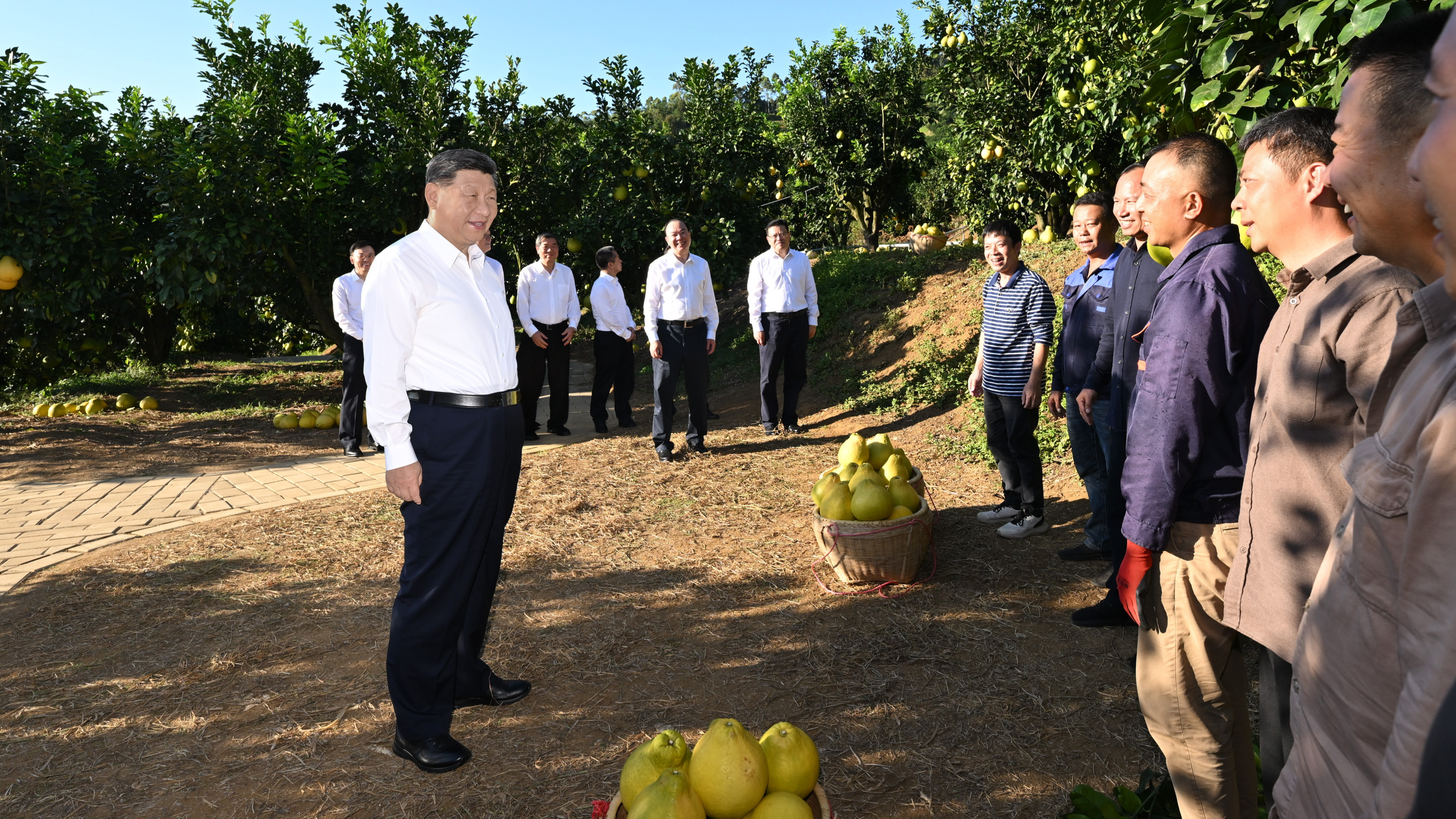 习近平在广东省梅州市考察调研